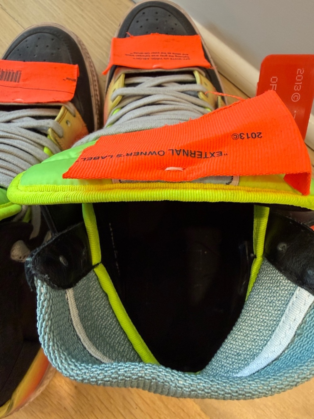 Off-White c/o Virgil Abloh
Men's Off-Court 3.0 Mutli-Color' 2019 size 44 - Picture 6 of 13